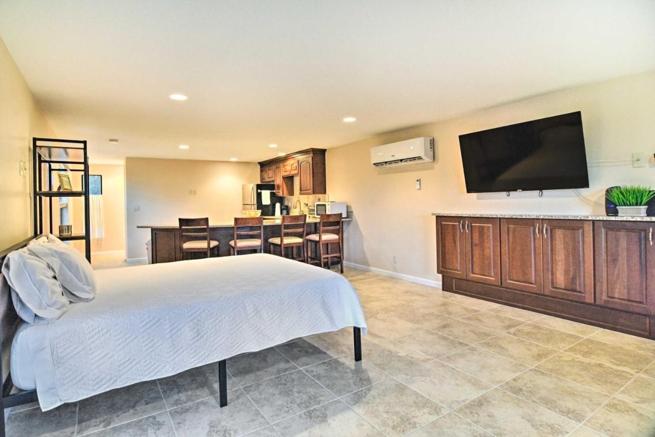 Sleek Largo Studio With Pond Less Than 7 Mi To Beach! Екстериор снимка
